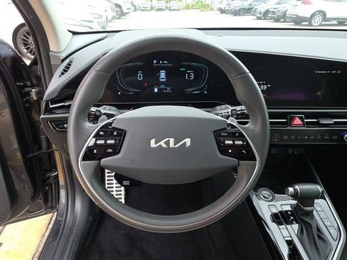 Used 2023 Kia Niro EX Touring image 15