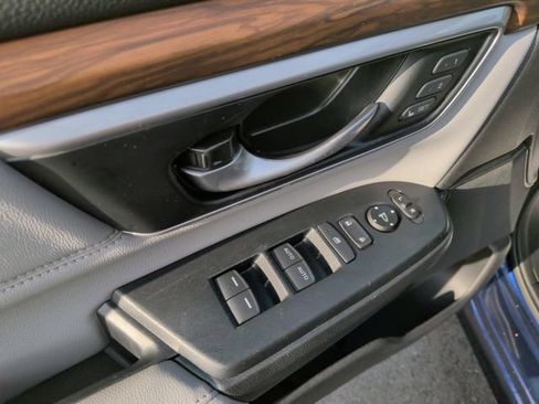 Used 2022 Honda CR-V EX-L image 10