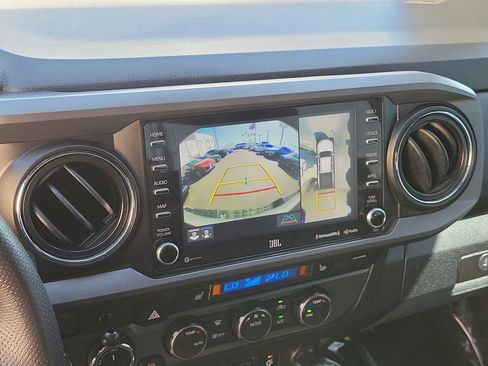 Used 2022 Toyota Tacoma TRD Off-Road w/ TRD Premium Off Road Package image 29