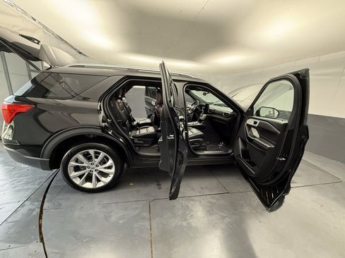Used 2022 Ford Explorer Platinum w/ Equipment Group 601A image 19