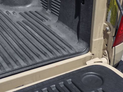 Used 2017 Toyota Tundra SR5 RWD image 9