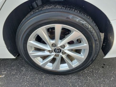 Used 2023 Toyota Camry LE image 5