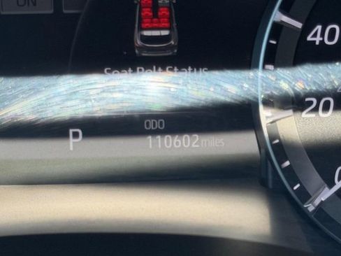 Used 2021 Toyota Highlander XLE AWD/4WD image 24
