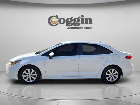 Certified 2023 Toyota Corolla LE FWD image 2