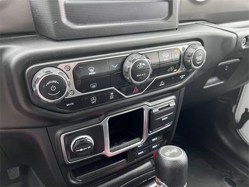 Used 2023 Jeep Wrangler Unlimited Sport image 25