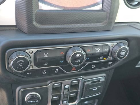 Used 2021 Jeep Wrangler Unlimited Sport AWD/4WD image 26