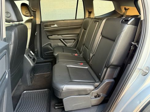 Used 2018 Volkswagen Atlas SE image 16