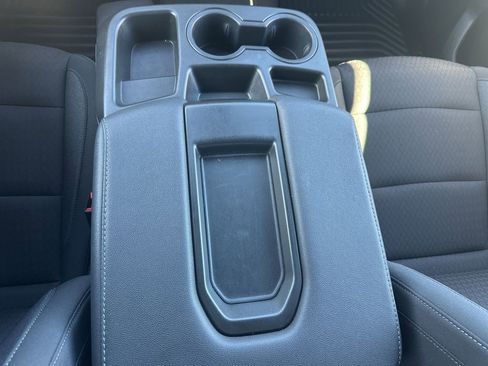 Used 2024 Chevrolet Silverado 2500 Custom w/ Custom Value Package image 7