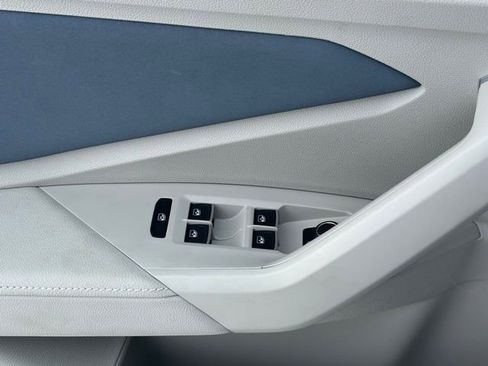 New 2025 Volkswagen Jetta SE image 19