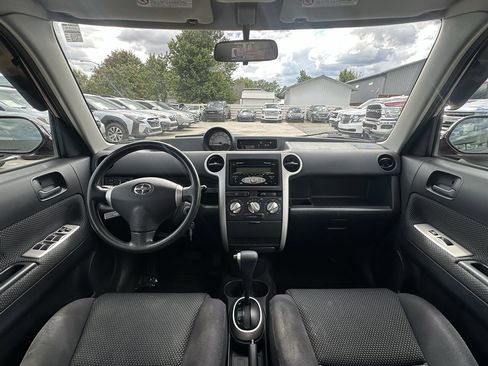 Used 2006 Scion xB FWD image 4