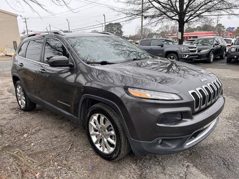 Used 2014 Jeep Cherokee Limited w/ Trailer Tow Group FWD image 2