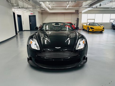 Used 2018 Aston Martin Vanquish S RWD image 3