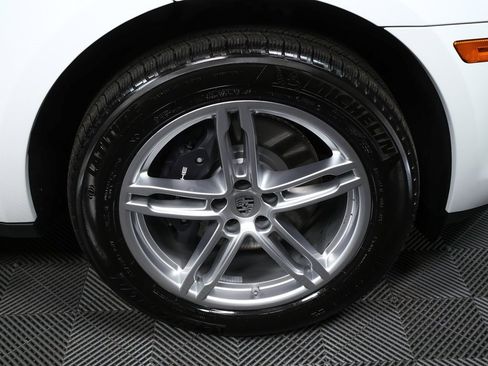 New 2026 Porsche Macan image 40