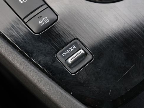 Used 2024 Nissan Rogue SV image 24