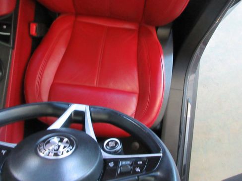 Used 2019 Alfa Romeo Stelvio Ti AWD/4WD image 12
