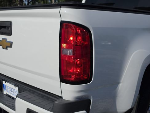 Used 2020 Chevrolet Colorado W/T w/ WT Convenience Package RWD image 14