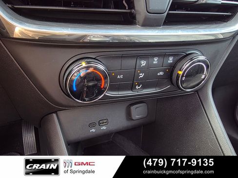 Used 2025 Buick Encore GX Preferred AWD/4WD image 17