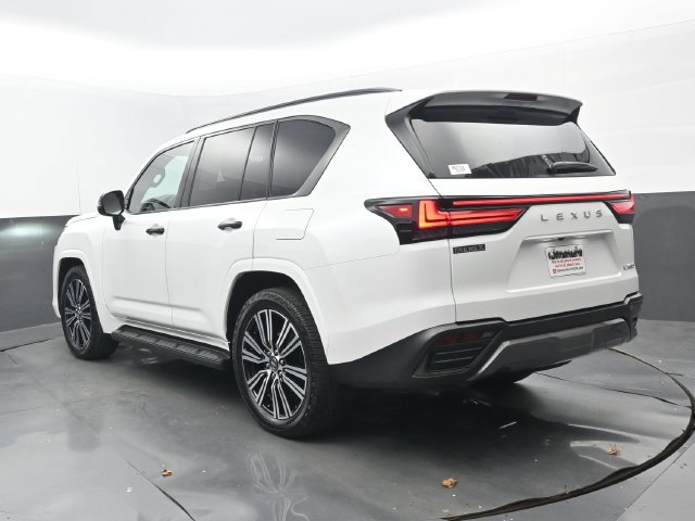 Used 2024 Lexus LX 600 4WD w/ Appearance Package image 3