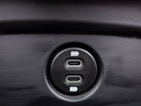 Certified 2021 Porsche Macan Turbo AWD/4WD image 20