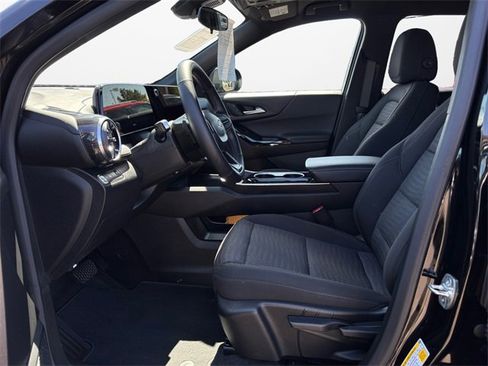 Used 2025 Chevrolet Equinox LT image 9