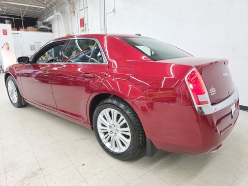Used 2013 Chrysler 300 AWD w/ Driver Convenience Group image 4