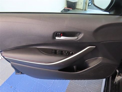 Used 2025 Toyota Corolla SE FWD image 14