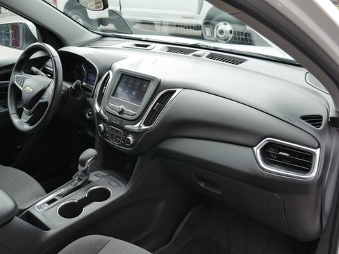 Used 2022 Chevrolet Equinox LT image 30