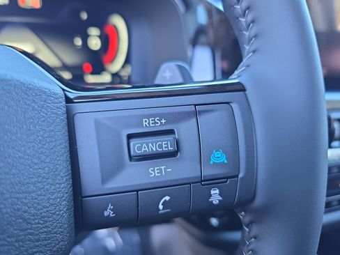 New 2026 Nissan Pathfinder Platinum image 18