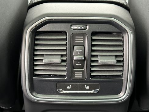 Certified 2025 Porsche Macan AWD/4WD image 14