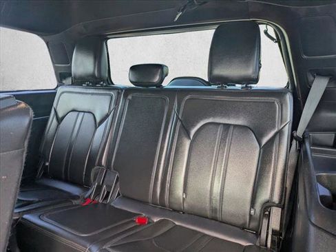 Used 2018 Ford Expedition Limited image 22