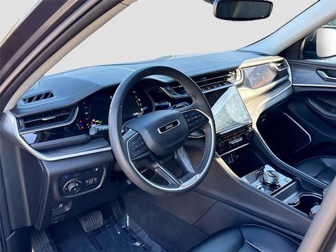 Used 2023 Jeep Grand Cherokee 4WD 4xe image 10