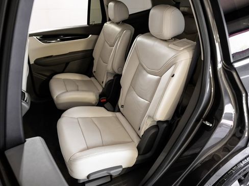 Used 2020 Cadillac XT6 Premium Luxury FWD image 40