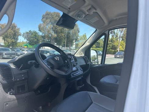 Used 2025 RAM ProMaster 2500 w/ Convenience Group FWD image 6