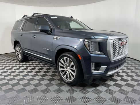 Used 2021 GMC Yukon Denali w/ Denali Premium Package image 5