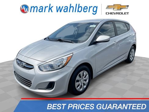 Used 2016 Hyundai Accent SE FWD image 1