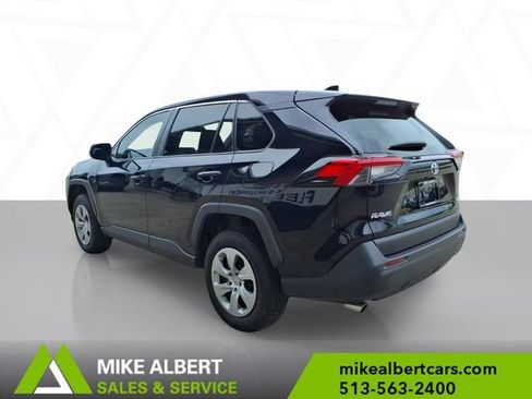 Used 2022 Toyota RAV4 LE AWD/4WD image 5
