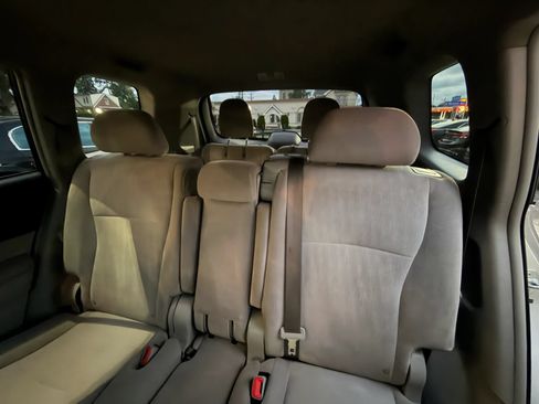 Used 2012 Toyota Highlander FWD w/ Cold Weather Pkg image 12