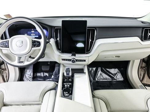 New 2026 Volvo XC60 B5 Ultra w/ Protection Package Premier AWD/4WD image 18