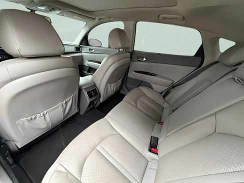 Used 2016 Kia Optima EX w/ Premium Package image 18