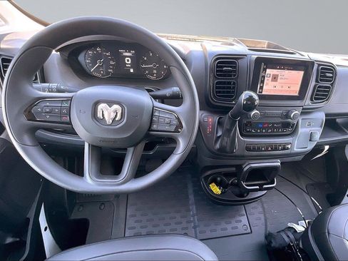 Used 2025 RAM ProMaster 2500 w/ Convenience Group FWD image 7