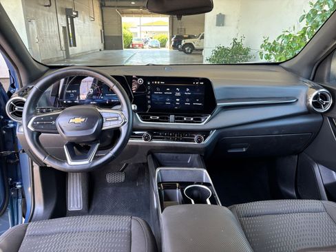 Used 2025 Chevrolet Equinox LT AWD/4WD image 33