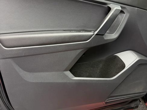 Used 2019 Volkswagen Tiguan SE w/ Panoramic Sunroof Package FWD image 8