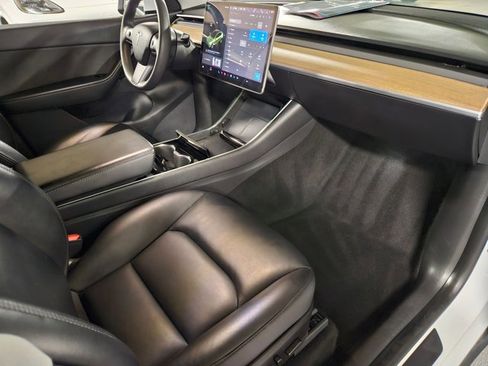 Used 2021 Tesla Model Y Long Range image 20