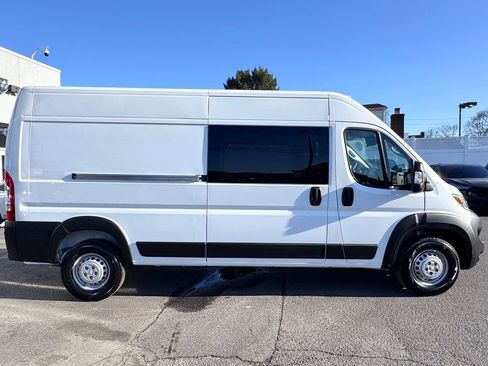 Used 2025 RAM ProMaster 2500 w/ Crew Van Package FWD image 10