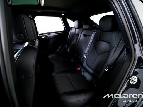 Used 2024 Porsche Macan AWD/4WD image 18