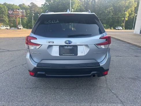 Used 2019 Subaru Forester Premium w/ All-Weather Package AWD/4WD image 8