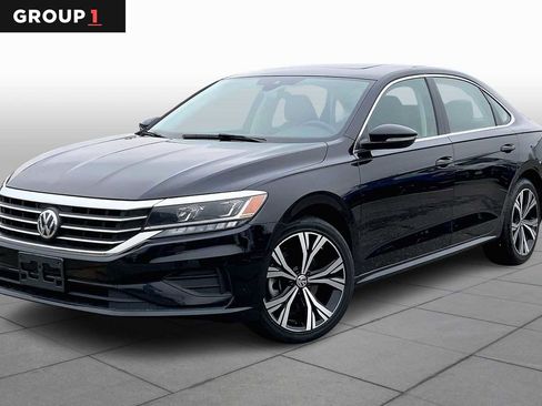 Used 2022 Volkswagen Passat 2.0T SE image 1