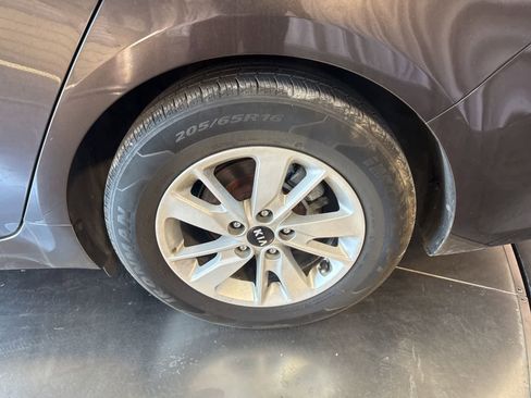 Used 2018 Kia Optima LX FWD image 7