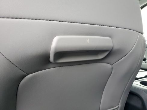 New 2026 Ford Expedition Active image 32