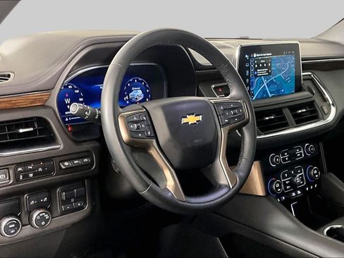 Used 2023 Chevrolet Suburban High Country RWD image 16